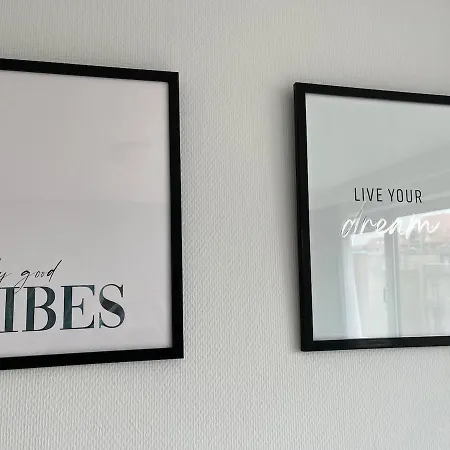 Zalig Ruim Op 100m Het アパート ニーウポールト